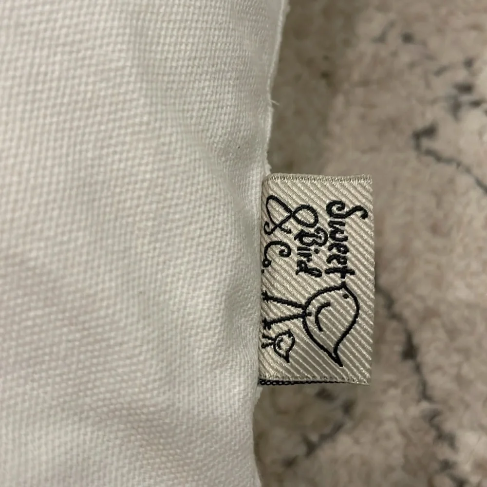 Don’t leave your Dreams, throw pillow🤍